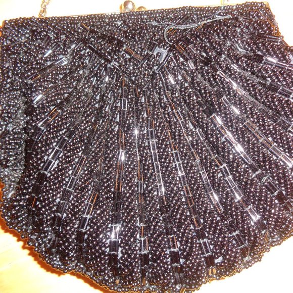VINTAGE BLACK BEADED PURSE BY COLORIFFICS , SILVER CHAIN SHOUDER STRAP - Picture 1 of 10